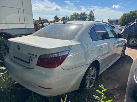 2008 BMW 5 серии 525d V (E60/E61) Рестайлинг, белый, 984000 рублей, вид 3