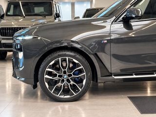 2026 BMW X7 40d I (G07) Рестайлинг, серый, 15850000 рублей, вид 4