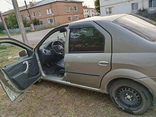 2012 Renault Logan I Рестайлинг, бежевый, 550000 рублей, вид 4