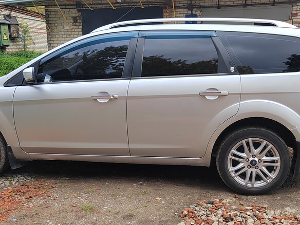 2008 Ford Focus II Рестайлинг, серебристый, 460000 рублей - вид 3
