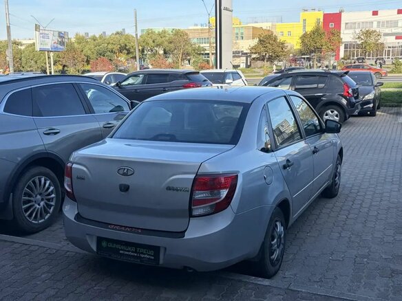 2018 Lada (ВАЗ) Granta I, серебристый, 470000 рублей - вид 5