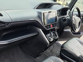 2018 Toyota Voxy III (R80) Рестайлинг, зелёный, 2650000 рублей, вид 5