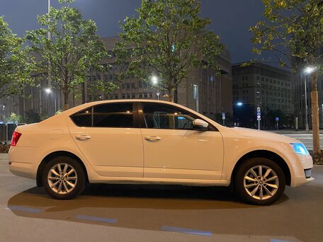 2015 Skoda Octavia III (A7), белый, 1080000 рублей, вид 5