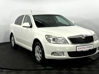 2013 Skoda Octavia II (A5) Рестайлинг, белый, 820000 рублей, вид 4