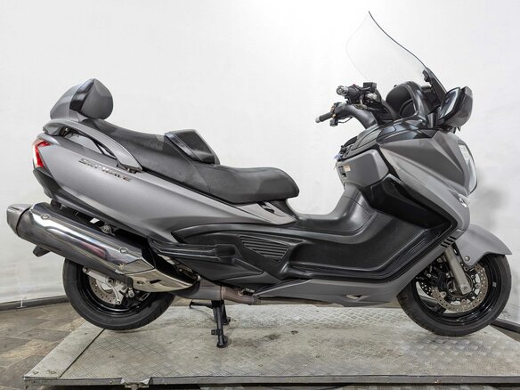 2013 Suzuki Burgman (SkyWave) 650, серебристый, 639000 рублей - вид 5