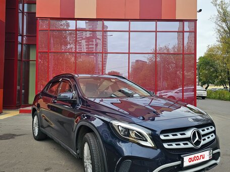 2018 Mercedes-Benz GLA 200 I (X156) Рестайлинг, синий, 1530000 рублей, вид 4