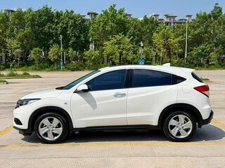 2021 Honda Vezel I Рестайлинг, белый, 1450000 рублей, вид 4