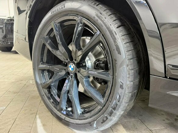 2026 BMW X7 40d I (G07) Рестайлинг, чёрный, 17270000 рублей - вид 15