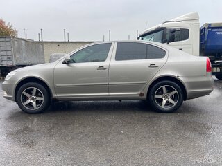 2011 Skoda Octavia II (A5) Рестайлинг, серый, 765000 рублей, вид 4