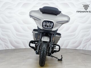 2023 Harley-Davidson CVO Street Glide, серебристый, 3899000 рублей, вид 4
