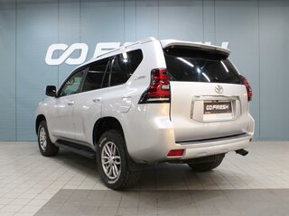 2011 Toyota Land Cruiser Prado 150 Series, серебристый, 2430000 рублей, вид 2