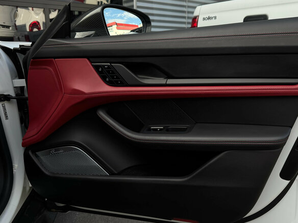 2021 Porsche Taycan Turbo I, белый, 12990000 рублей - вид 31