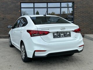 2019 Hyundai Solaris II, белый, 1349000 рублей, вид 3