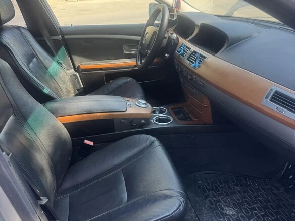 2002 BMW 7 серии 735i IV (E65/E66), серебристый, 620000 рублей - вид 6