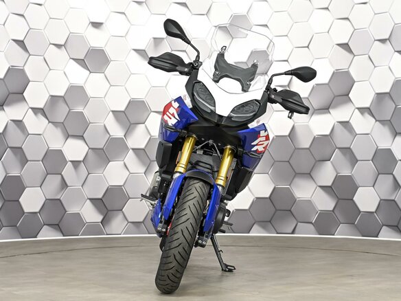 2025 BMW F 900 XR, белый, 1399000 рублей - вид 4
