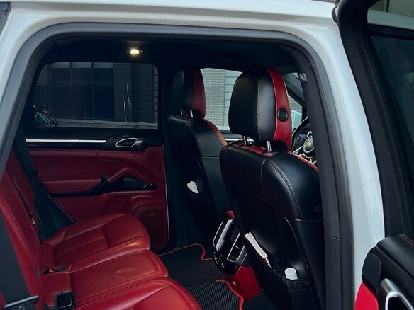 2016 Porsche Cayenne S II Рестайлинг (958), белый, 4080000 рублей - вид 12