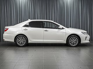 2016 Toyota Camry VII (XV50) Рестайлинг, белый, 2269000 рублей, вид 5