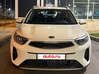 2019 Kia Stonic I, белый, 1225000 рублей, вид 2