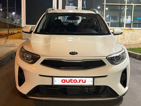 2019 Kia Stonic I, белый, 1225000 рублей, вид 2