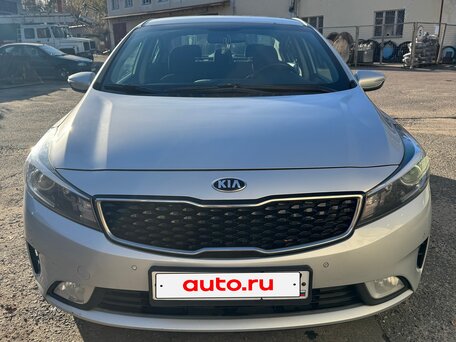2018 Kia Cerato III Рестайлинг (Classic), серебристый, 1420000 рублей, вид 2