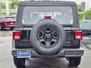 2026 Jeep Wrangler IV (JL) Рестайлинг, чёрный, 5313000 рублей, вид 3