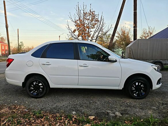 2024 Lada (ВАЗ) Granta I Рестайлинг, белый, 950000 рублей - вид 8
