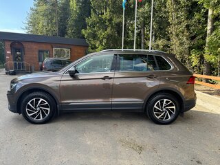 2018 Volkswagen Tiguan II, коричневый, 2000000 рублей, вид 4