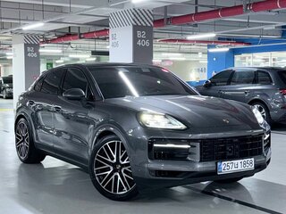 2025 Porsche Cayenne Coupé III Рестайлинг, серый, 16299000 рублей, вид 4