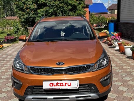 2020 Kia Rio X-Line IV, оранжевый, вид 1