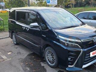 2018 Toyota Voxy III (R80) Рестайлинг, зелёный, 2650000 рублей, вид 1