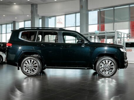 2026 Toyota Land Cruiser 300 Series, чёрный, 17000000 рублей, вид 4