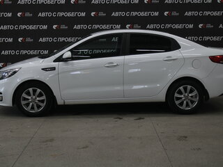 2016 Kia Rio III Рестайлинг, белый, 963000 рублей, вид 4