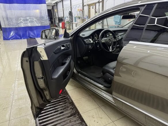 2013 Mercedes-Benz CLS 350 CDI II (C218), серый, 2500000 рублей - вид 4