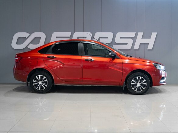 2016 Lada (ВАЗ) Vesta I, красный, 684000 рублей - вид 4