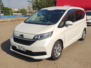 2023 Honda Freed+ II Рестайлинг, белый, 2100000 рублей, вид 1