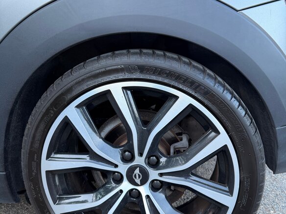 2019 Mini Hatch Cooper III (F55/F56) Рестайлинг, серый, 1750000 рублей - вид 17
