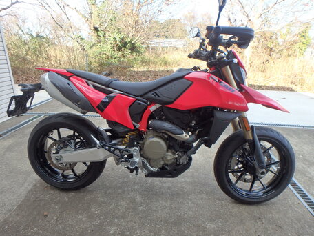 2024 Ducati Hypermotard, красный, 1350000 рублей, вид 2