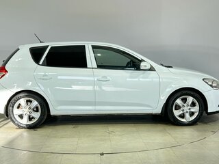 2010 Kia Ceed I, белый, 610000 рублей, вид 5