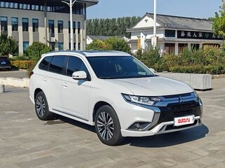 2022 Mitsubishi Outlander III Рестайлинг 3, белый, 1870008 рублей, вид 4