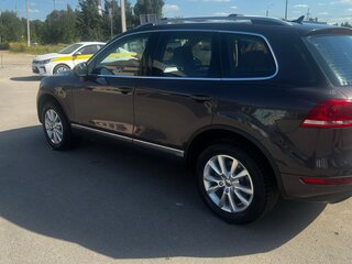 2011 Volkswagen Touareg II, серый, 1670000 рублей, вид 4