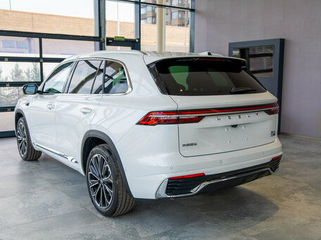 2026 Geely Monjaro (Xingyue L) I Рестайлинг 2 (China Market), белый, 5700000 рублей, вид 4