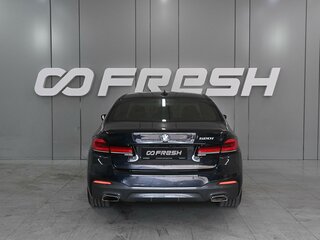 2020 BMW 5 серии 520i VII (G30/G31/G38) Рестайлинг, чёрный, 4949000 рублей, вид 4