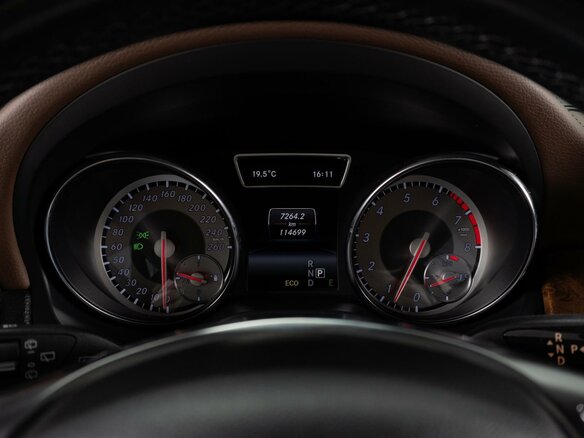 2014 Mercedes-Benz GLA 250 I (X156), коричневый, 1879000 рублей - вид 12