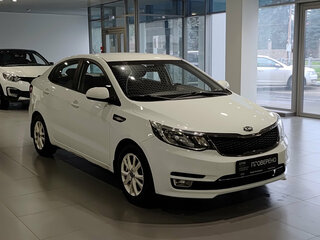 2016 Kia Rio III Рестайлинг, белый, 890000 рублей, вид 3