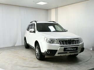 2012 Subaru Forester III Рестайлинг, белый, 1275000 рублей, вид 3