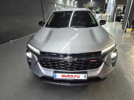 2025 Chevrolet Trax II, серебристый, 1700000 рублей, вид 2