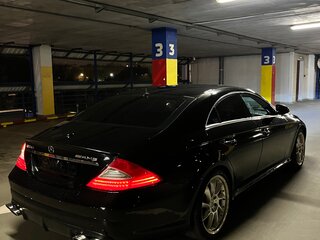 2006 Mercedes-Benz CLS 500 I (C219), чёрный, 1100000 рублей, вид 3