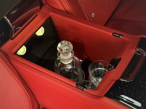 2023 Rolls-Royce Ghost Black Badge II (Series I), чёрный - вид 12