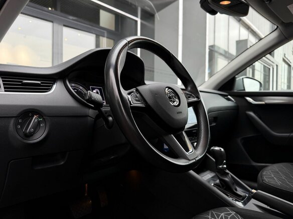 2019 Skoda Octavia III (A7) Рестайлинг, серебристый, 2039900 рублей - вид 17