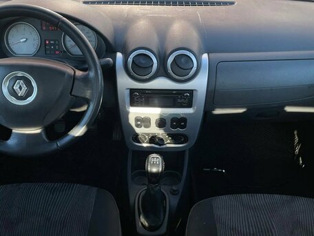 2013 Renault Logan I Рестайлинг, белый, 480000 рублей, вид 3